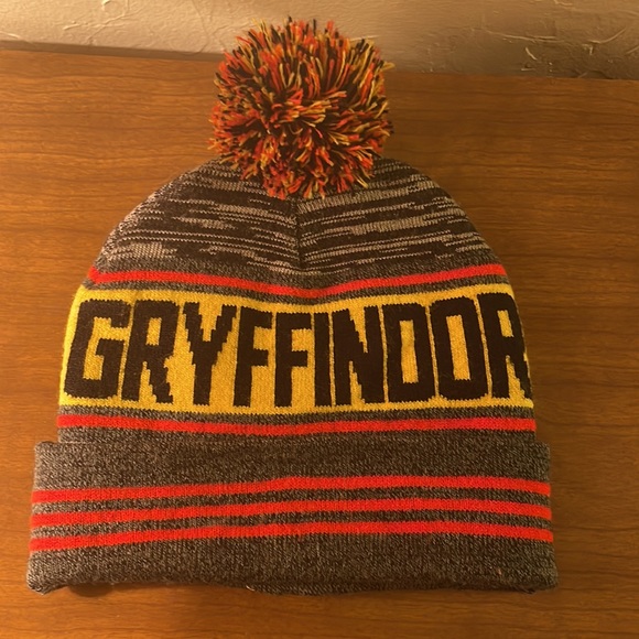 Harry Potter Gryffindor Spell Out Striped Knit Pom Beanie Hat - Picture 2 of 3